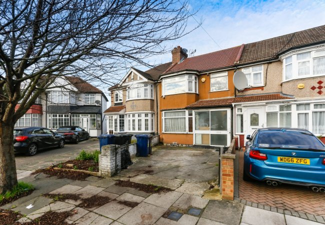 59 Rydal Crescent, Perivale, Greenford, Middlesex, UB6 8EA
 5