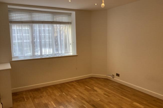 28 Wellesley Court, Maida Vale, London, W9 1RJ
 9