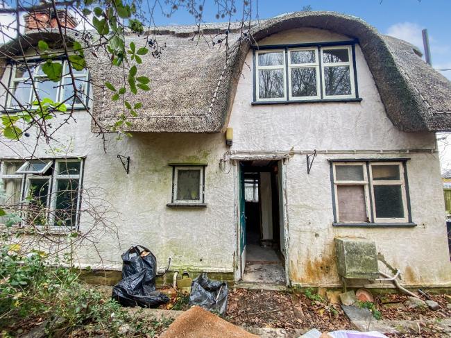 The Thatched Cottage, 18 Duck Street, Little Easton, Dunmow, Essex, CM6 2JG 9