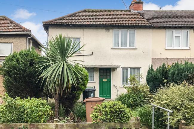 6 Peasmead Terrace, New Road, Chingford, London, E4 6NU
 1