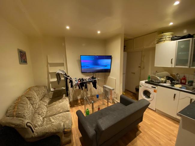 10 Kings Parade, Tottenham, London, N17 6QL 
 3