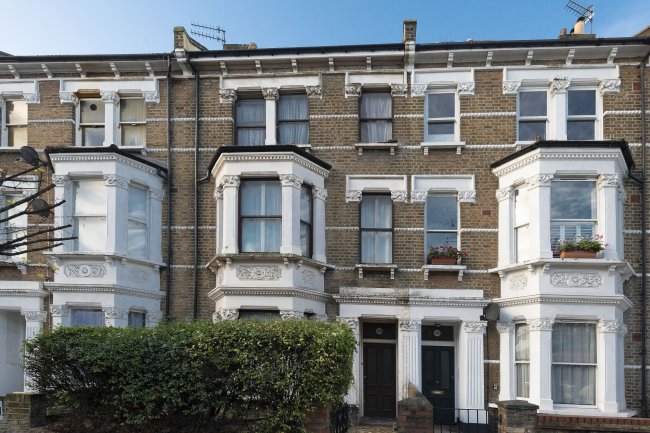 220 Fernhead Rd, Queen's Park, London W9 3EJ
 3