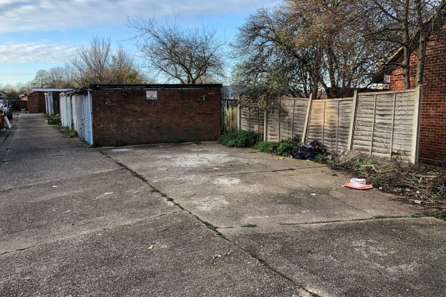 98 Dormers Wells Lane, Southall, Middlesex, UB1 3JA
 10
