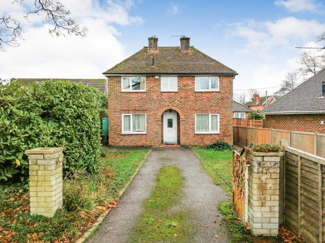 Bramble Dell, Station Road, Crawley Down, West Sussex, RH10 4JE
 10