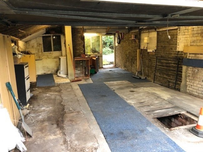 8 Cleveland Road, Uxbridge, Middlesex UB8 2DW 9