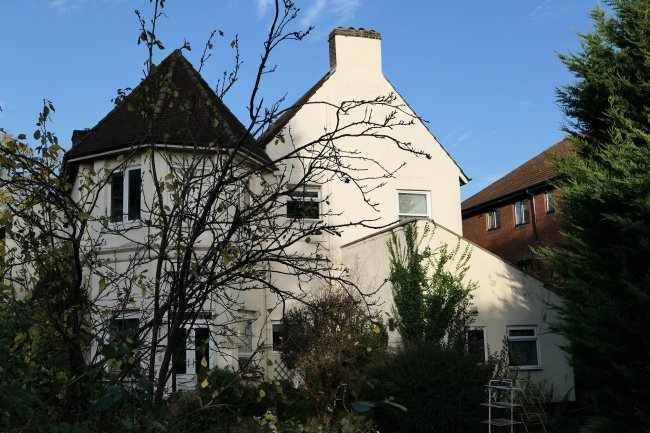 25 Hook Road, Surbiton, Surrey KT6 5AA 5