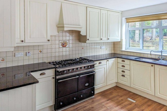 Tuscany, Oak Glade, Northwood, HA6 2TY 2