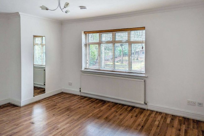 Tuscany, Oak Glade, Northwood, HA6 2TY 2