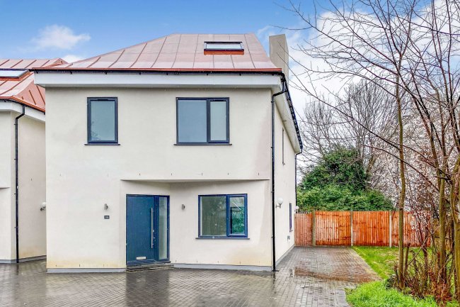 38 Rookwood Avenue, New Malden, KT3 4LY 1