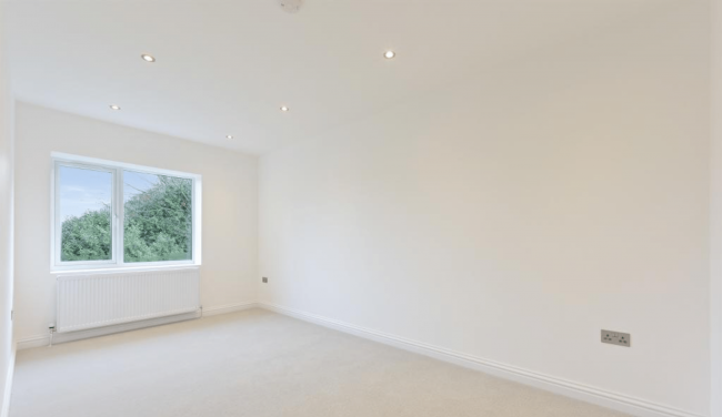 38 Rookwood Avenue, New Malden, KT3 4LY 1