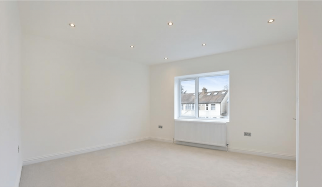 42 Rookwood Avenue, New Malden, KT3 4LY 3