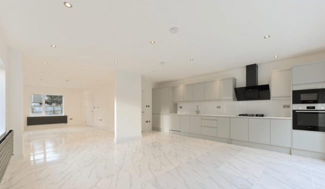 42 Rookwood Avenue, New Malden, KT3 4LY 3