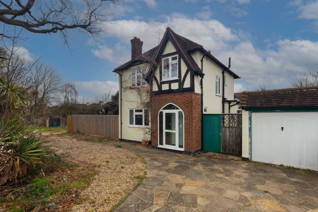 9 Cudas Close & Land adjoining 9 Cudas Close, Epsom KT19 0QF 5