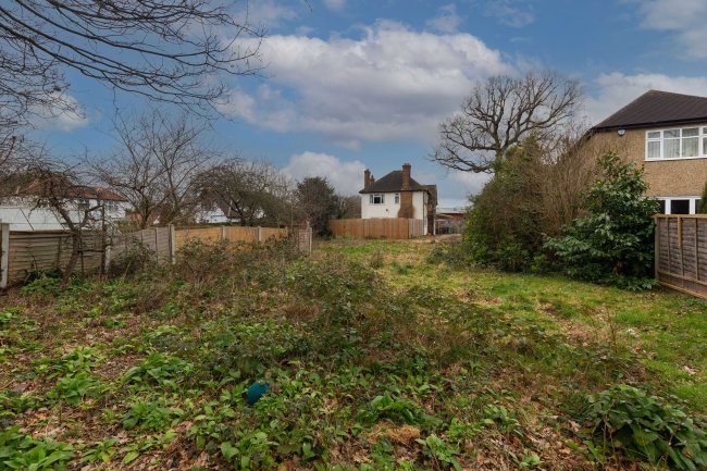 9 Cudas Close & Land adjoining 9 Cudas Close, Epsom KT19 0QF 5