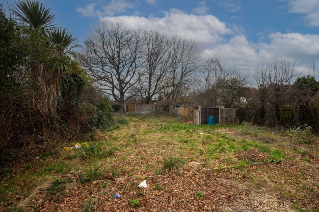 9 Cudas Close & Land adjoining 9 Cudas Close, Epsom KT19 0QF 5