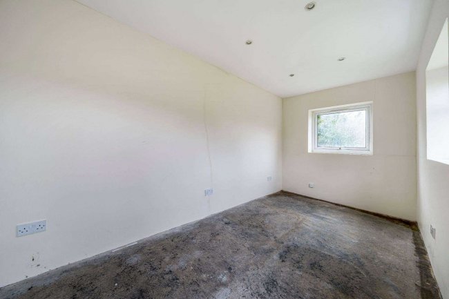 19 Sussex Road, Ickenham, Uxbridge UB10 8PN 2