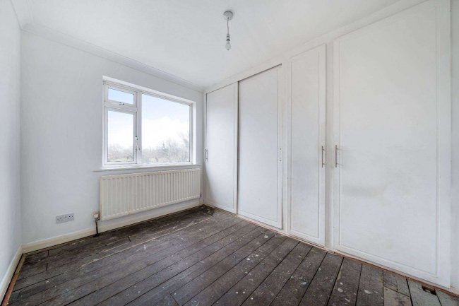 19 Sussex Road, Ickenham, Uxbridge UB10 8PN 2