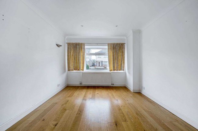 19 Sussex Road, Ickenham, Uxbridge UB10 8PN 2