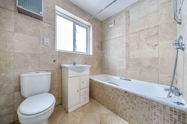 19 Sussex Road, Ickenham, Uxbridge UB10 8PN 2