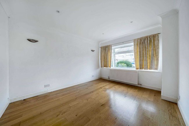 19 Sussex Road, Ickenham, Uxbridge UB10 8PN 2