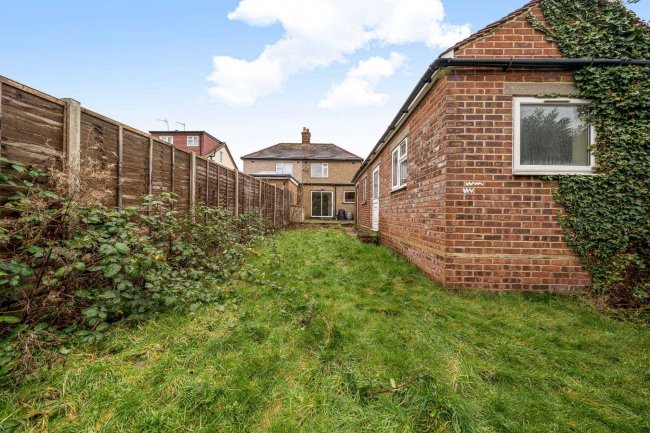 19 Sussex Road, Ickenham, Uxbridge UB10 8PN 2