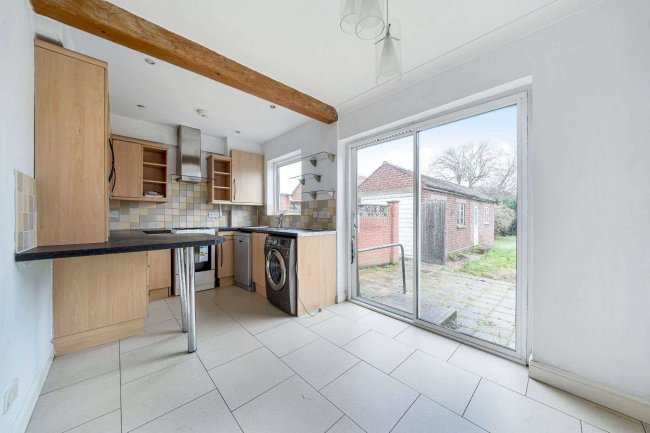 19 Sussex Road, Ickenham, Uxbridge UB10 8PN 2