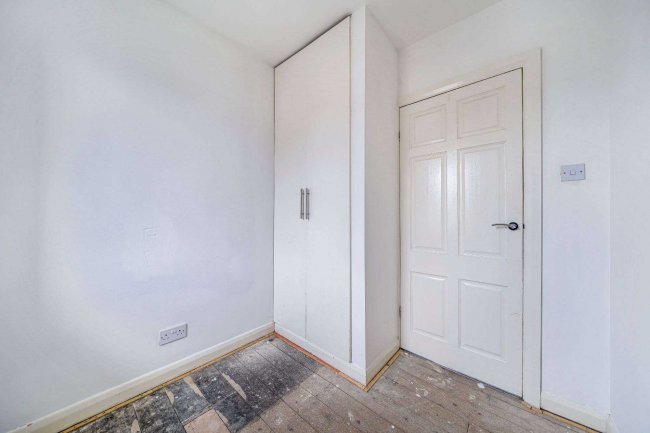 19 Sussex Road, Ickenham, Uxbridge UB10 8PN 2