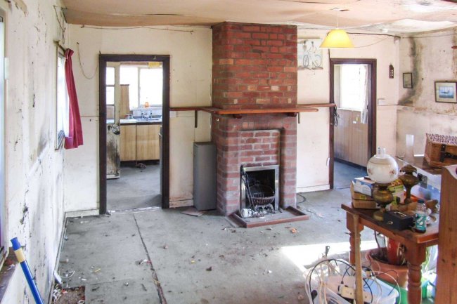 Colts Bungalow, Portlooe, Looe, Cornwall, PL13 2HY 1