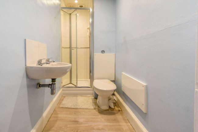 Flat 3, 8 Bridge Street, Worcester, Worcestershire, WR1 3NJ 2