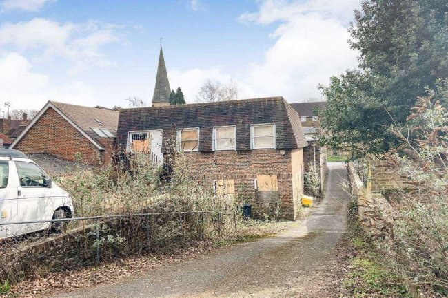 84 High Street, Billingshurst, RH14 9QS 1