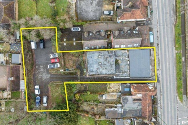 84 High Street, Billingshurst, RH14 9QS 1