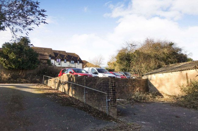 84 High Street, Billingshurst, RH14 9QS 1