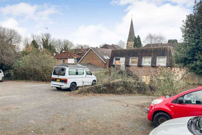 84 High Street, Billingshurst, RH14 9QS 1