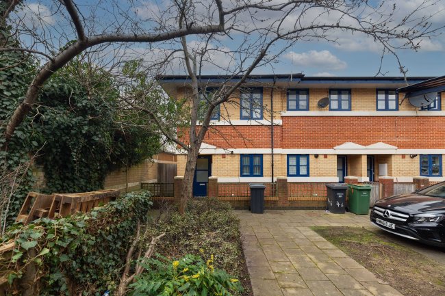 45 Lido Square, Tottenham, London, N17 6AQ 7