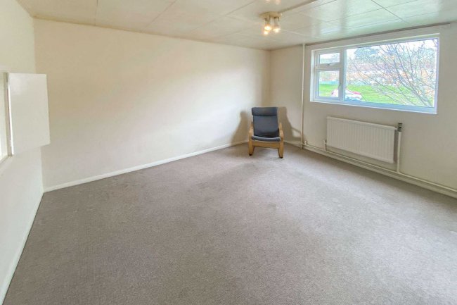 4 The Oaks, Chippenham, Wiltshire.  SN15 1DU 1