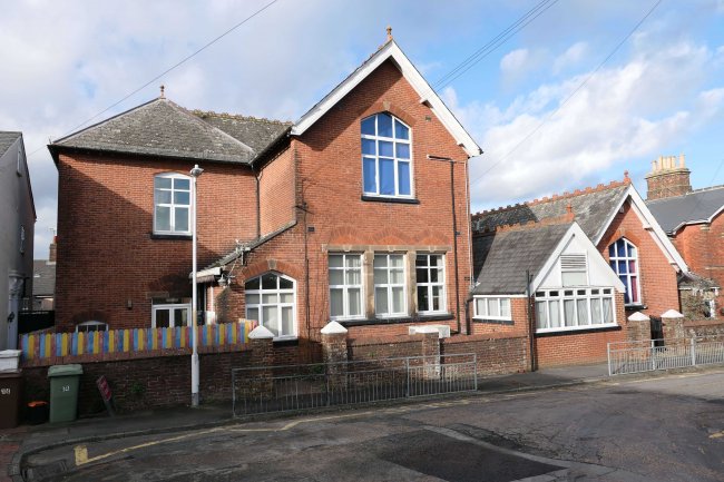 Former St Peter's School, Windmill Street, Royal Tunbridge Wells, Kent, TN2 4UU 2