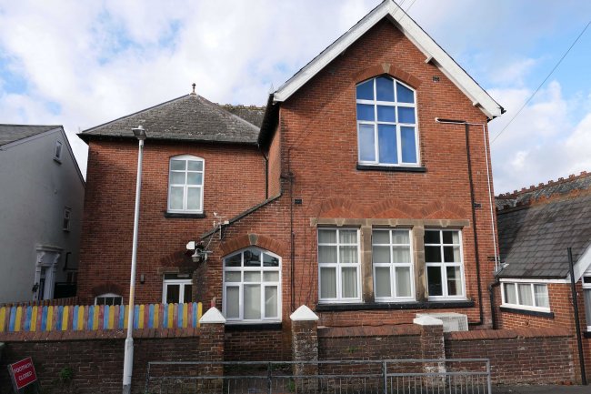 Former St Peter's School, Windmill Street, Royal Tunbridge Wells, Kent, TN2 4UU 2