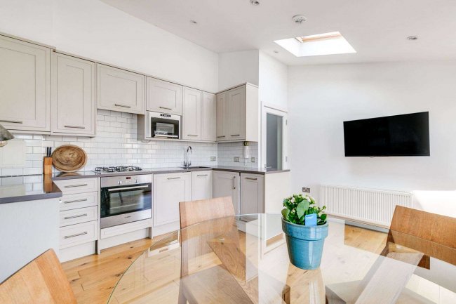 71 Tonsley Hill, Wandsworth, London, SW18 1BW 4