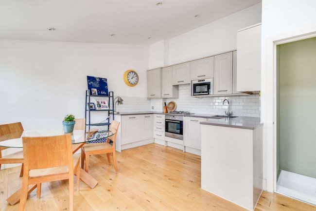 71 Tonsley Hill, Wandsworth, London, SW18 1BW 4