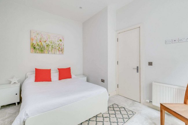 71 Tonsley Hill, Wandsworth, London, SW18 1BW 4