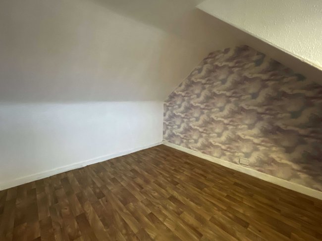 5 Carlingwark Street, Castle Douglas, Scotland DG7 1DW 2