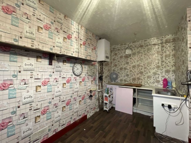 5 Carlingwark Street, Castle Douglas, Scotland DG7 1DW 2