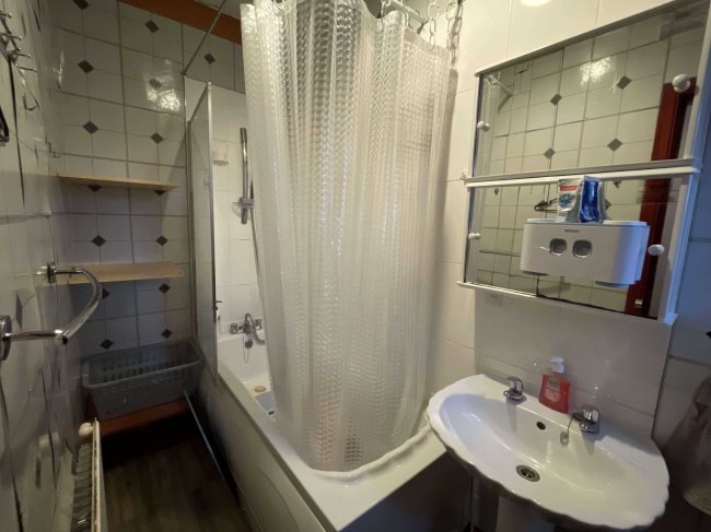 5 Carlingwark Street, Castle Douglas, Scotland DG7 1DW 2