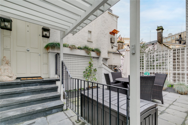 6 Buckingham Mews, Belgravia, London, SW1E 6NR 3