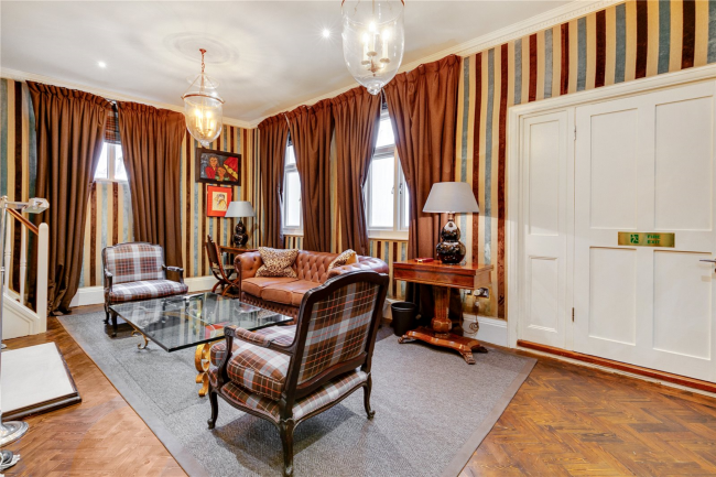 6 Buckingham Mews, Belgravia, London, SW1E 6NR 3