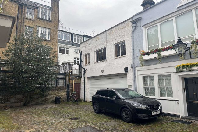 6 Buckingham Mews, Belgravia, London, SW1E 6NR 3