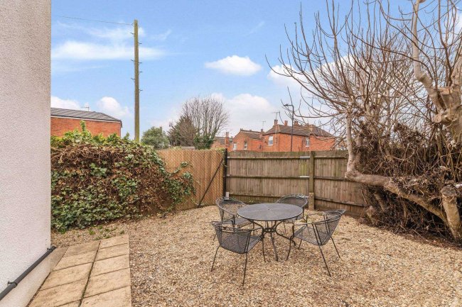 59 Oaklands Road, Cricklewood, London NW2 6DJ 1