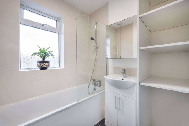 59 Oaklands Road, Cricklewood, London NW2 6DJ 1