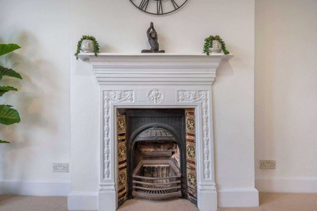 59 Oaklands Road, Cricklewood, London NW2 6DJ 1