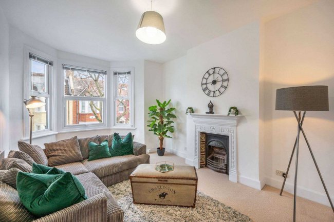 59 Oaklands Road, Cricklewood, London NW2 6DJ 1